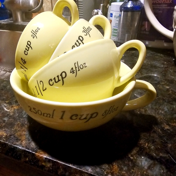 Yellow Measuring Cup Set - Picture 1 of 4